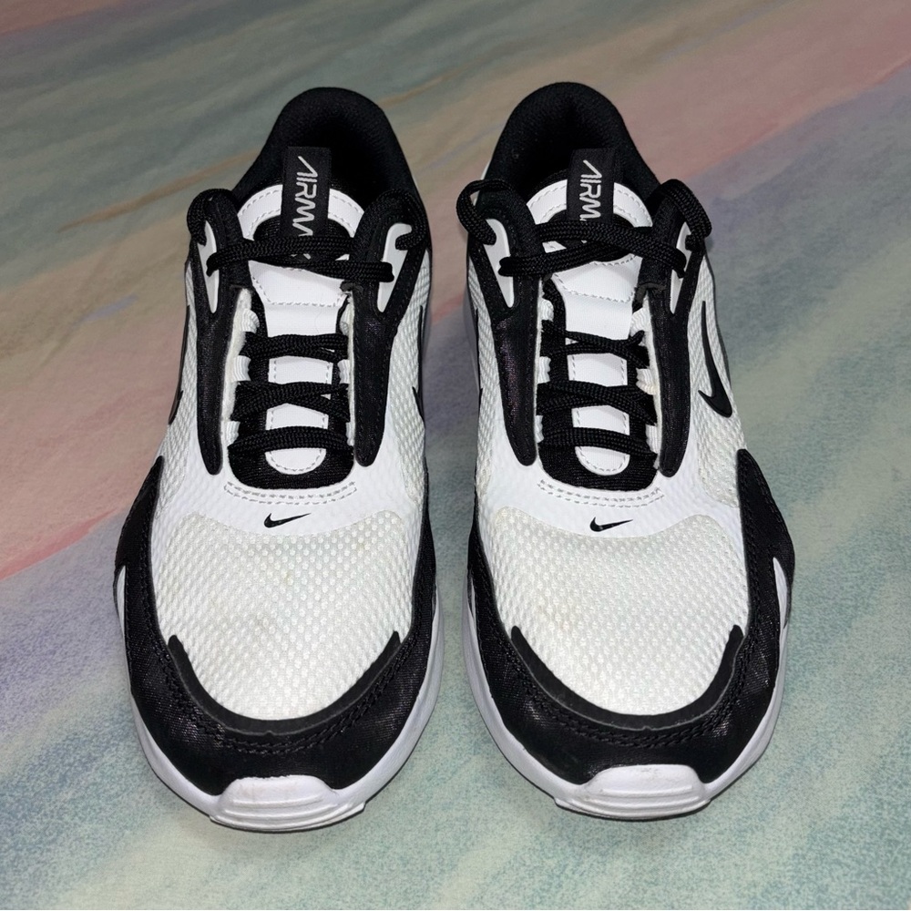 Nike Air Max Bolt Women’s running athletic shoes size 8.5 - Picture 4 of 9